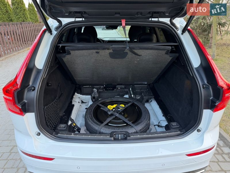 Внедорожник / Кроссовер Volvo XC60 2019 в Львове