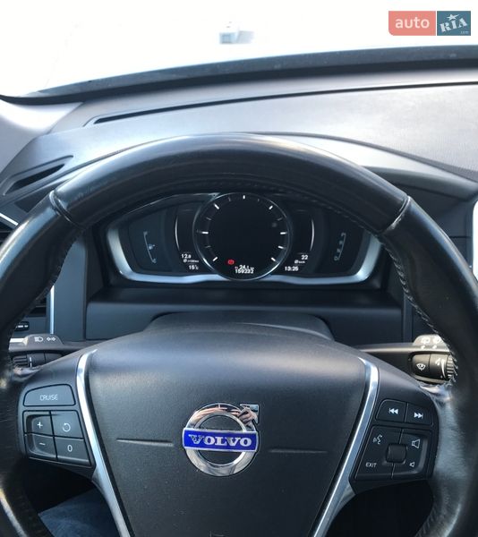 Позашляховик / Кросовер Volvo XC60 2016 в Києві