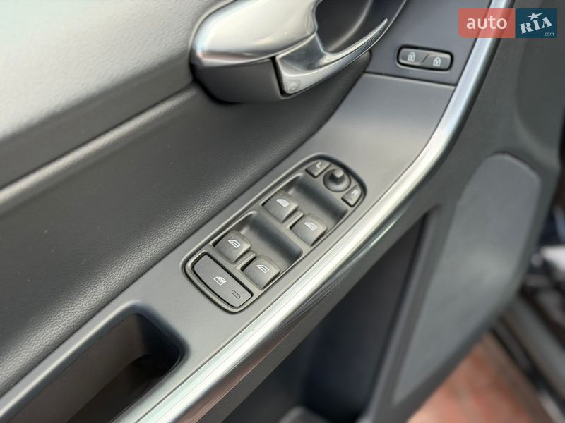 Внедорожник / Кроссовер Volvo XC60 2016 в Ровно фото 31 Внедорожник / Кроссовер Volvo XC60 2016 в Ровно