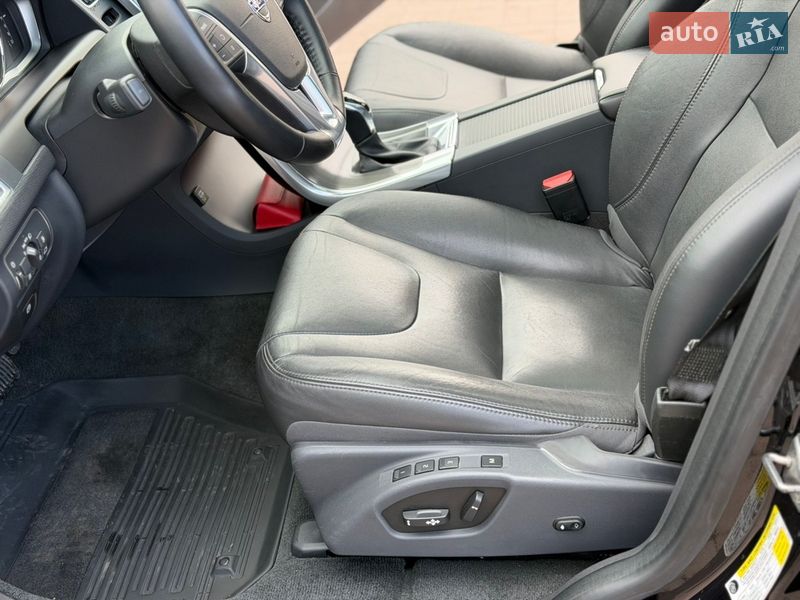 Внедорожник / Кроссовер Volvo XC60 2016 в Ровно фото 35 Внедорожник / Кроссовер Volvo XC60 2016 в Ровно