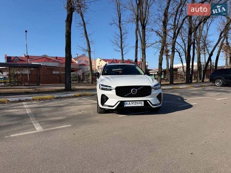 Внедорожник / Кроссовер Volvo XC60 2024 в Киеве