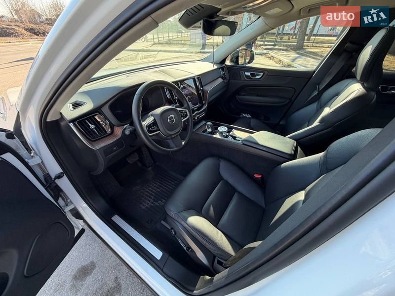 Внедорожник / Кроссовер Volvo XC60 2024 в Киеве