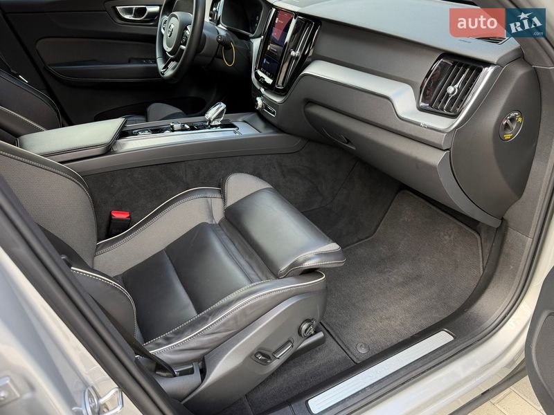 Внедорожник / Кроссовер Volvo XC60 2022 в Львове фото 32 Внедорожник / Кроссовер Volvo XC60 2022 в Львове