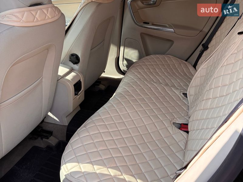 Внедорожник / Кроссовер Volvo XC60 2012 в Киеве