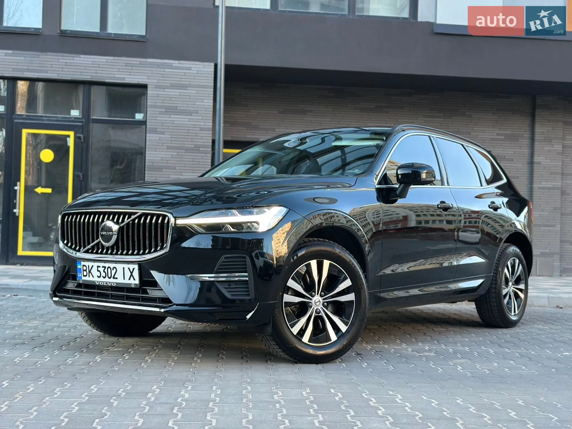 2022 Volvo XC60 - фото 1