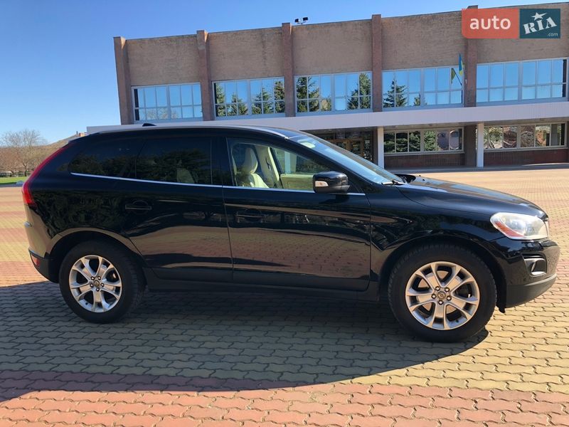 Внедорожник / Кроссовер Volvo XC60 2010 в Киеве