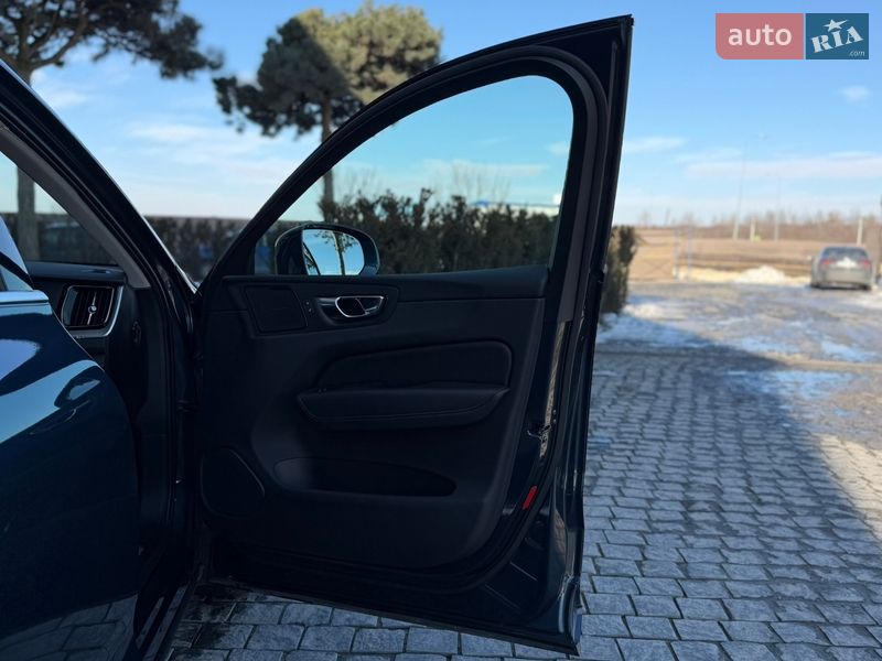 Позашляховик / Кросовер Volvo XC60 2021 в Львові
