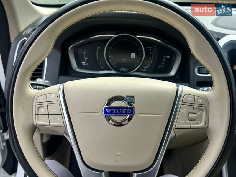 Позашляховик / Кросовер Volvo XC60 2015 в Дубні