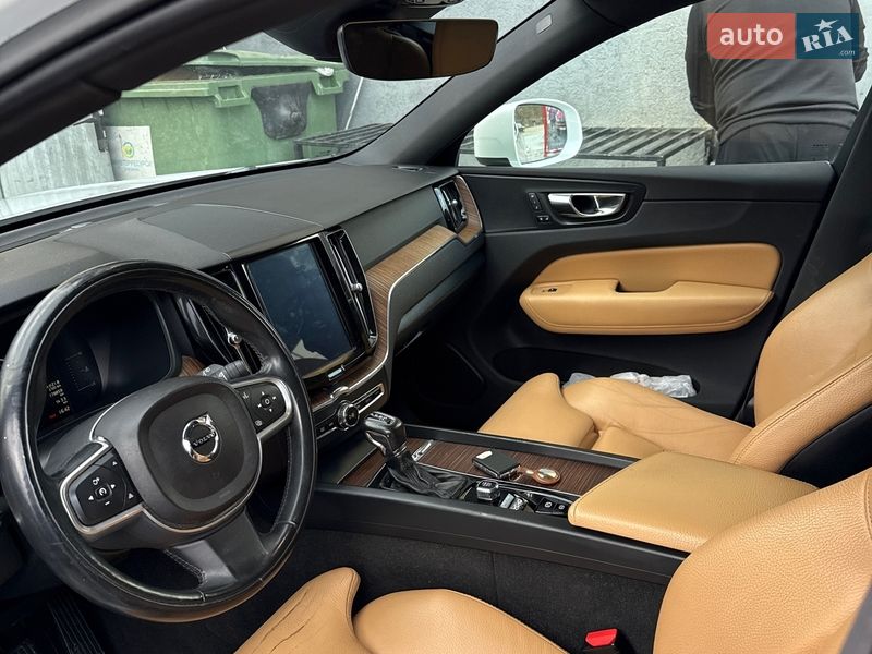Внедорожник / Кроссовер Volvo XC60 2018 в Черновцах