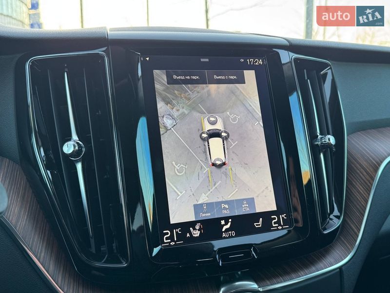 Внедорожник / Кроссовер Volvo XC60 2017 в Киеве