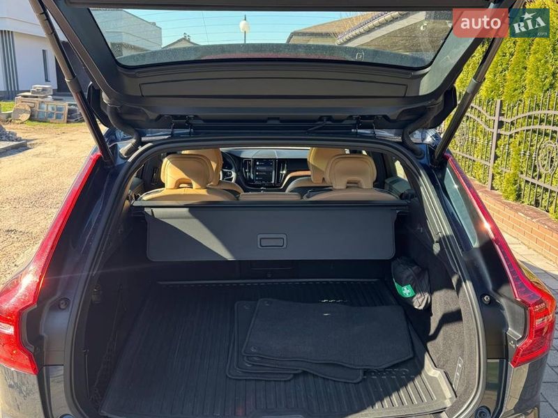 Позашляховик / Кросовер Volvo XC60 2021 в Києві