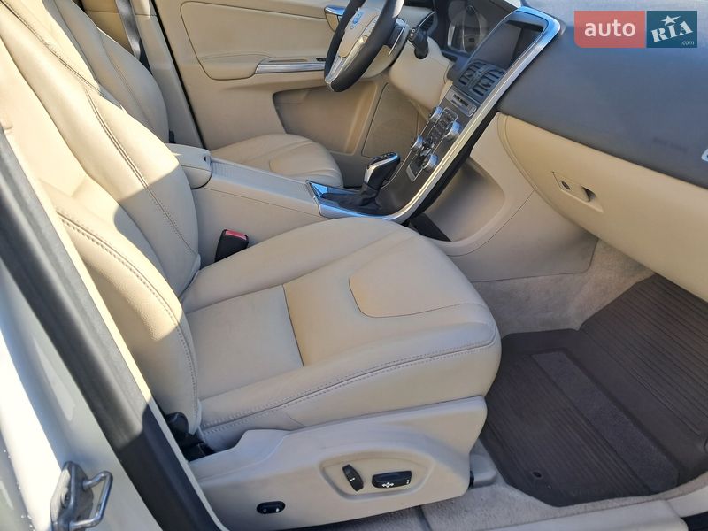 Внедорожник / Кроссовер Volvo XC60 2014 в Львове фото 14 Внедорожник / Кроссовер Volvo XC60 2014 в Львове
