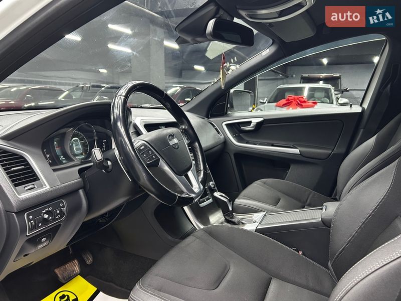 Позашляховик / Кросовер Volvo XC60 2013 в Чернівцях фото 12 Позашляховик / Кросовер Volvo XC60 2013 в Чернівцях