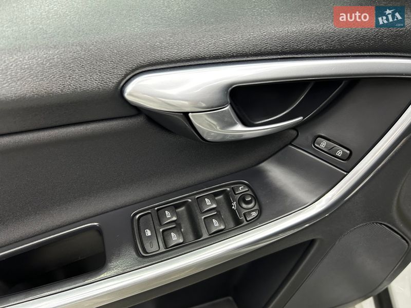 Позашляховик / Кросовер Volvo XC60 2013 в Чернівцях фото 13 Позашляховик / Кросовер Volvo XC60 2013 в Чернівцях