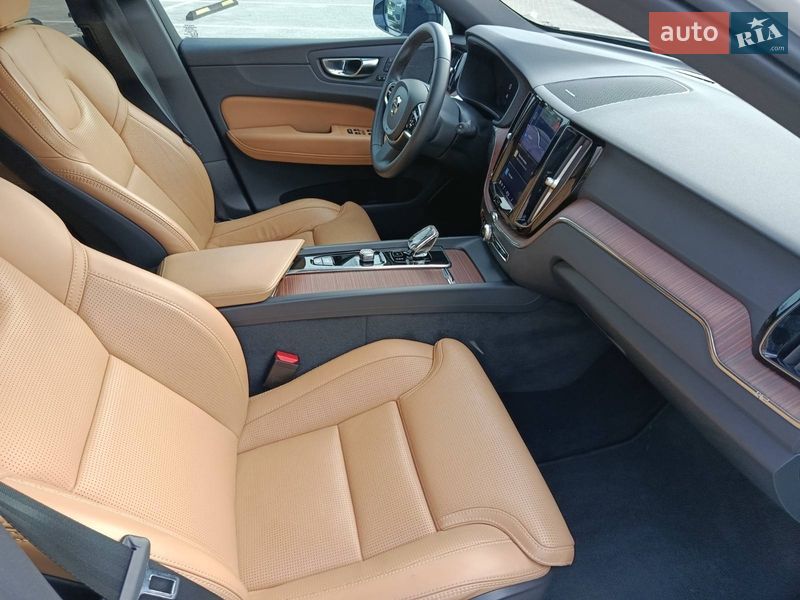 Позашляховик / Кросовер Volvo XC60 2022 в Києві