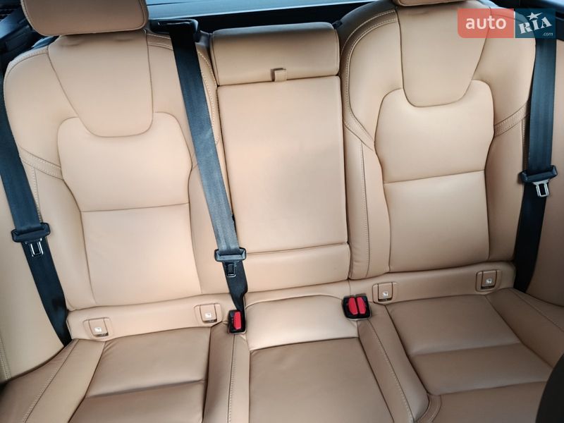 Позашляховик / Кросовер Volvo XC60 2022 в Києві