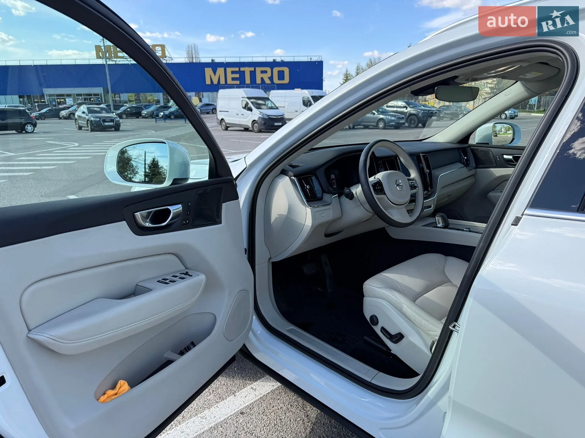 2022 Volvo XC60 - мініатюра 14