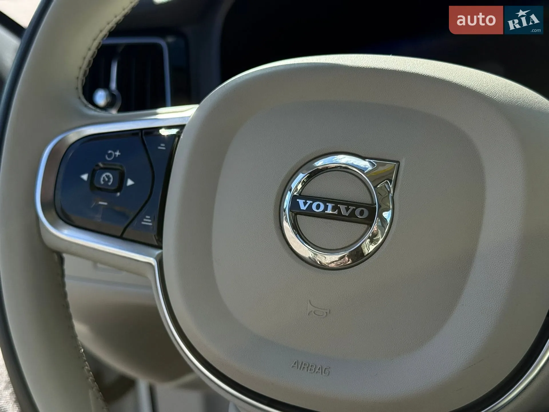 2022 Volvo XC60 - мініатюра 4