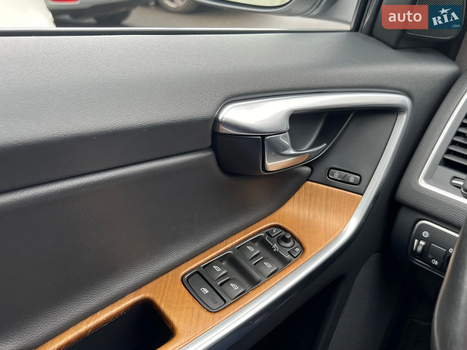 2017 Volvo XC60 - мініатюра 17