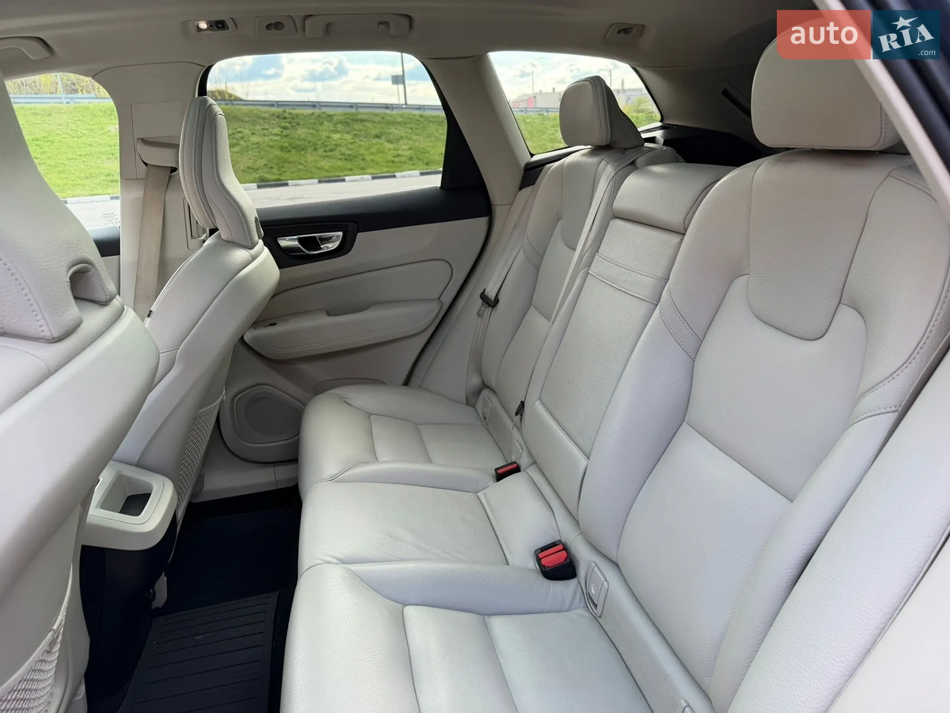 2020 Volvo XC60 - мініатюра 9