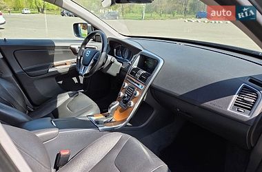 Внедорожник / Кроссовер Volvo XC60 2016 в Киеве