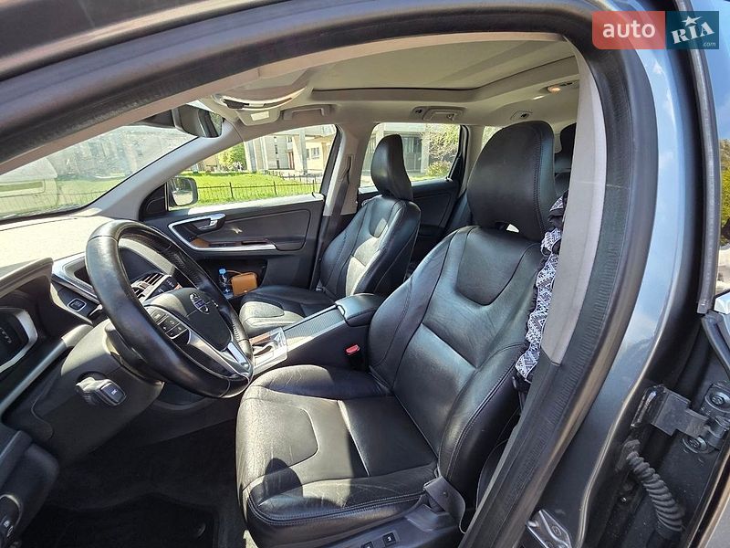 Внедорожник / Кроссовер Volvo XC60 2016 в Киеве