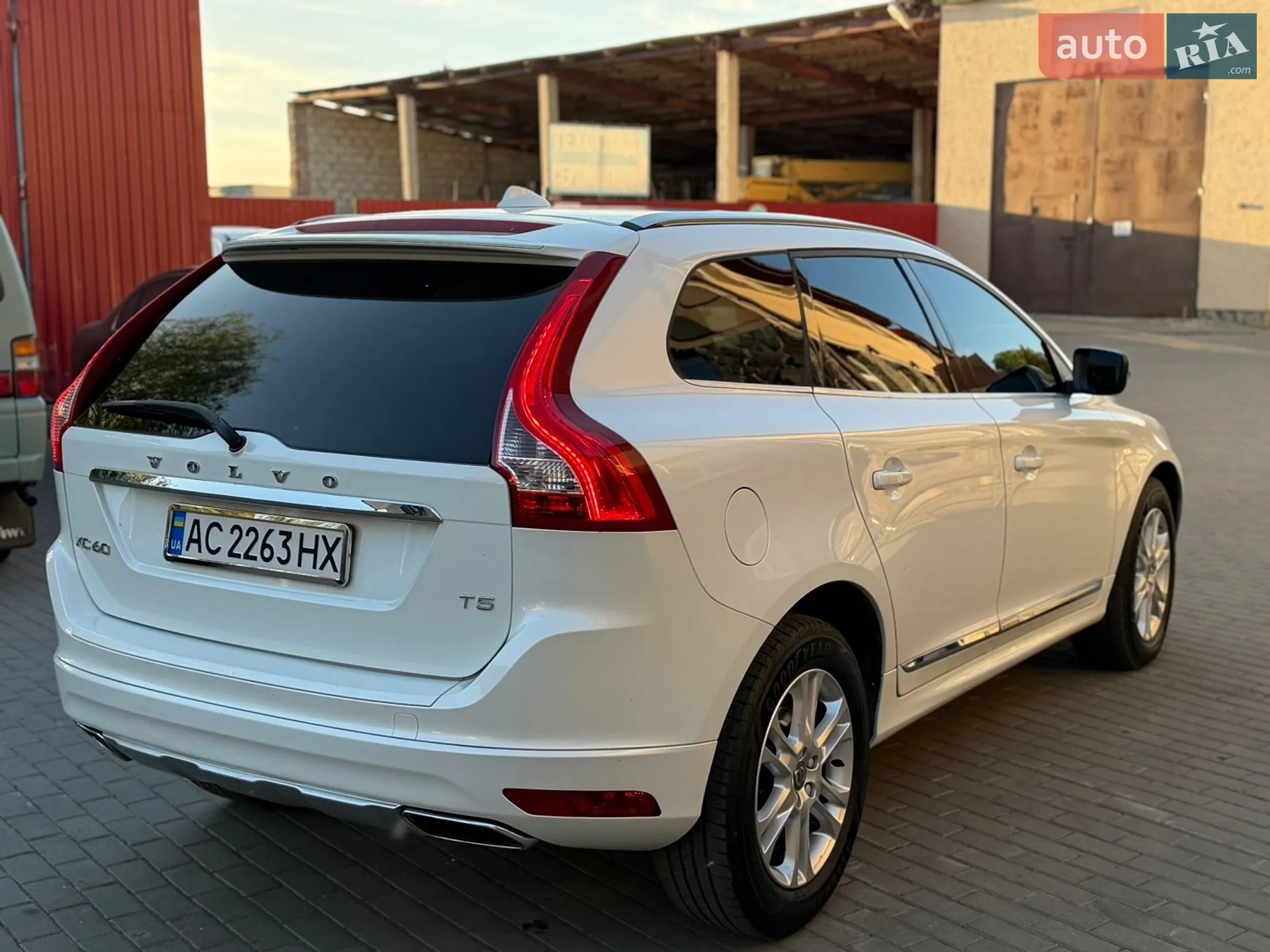 2015 Volvo XC60 - мініатюра 18