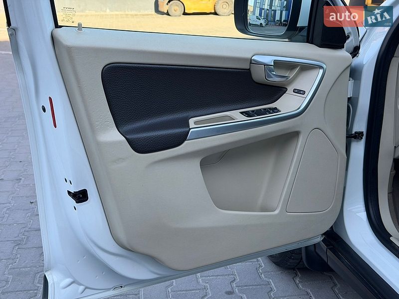 Внедорожник / Кроссовер Volvo XC60 2012 в Ровно