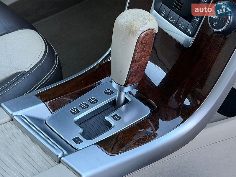 Внедорожник / Кроссовер Volvo XC60 2012 в Ровно