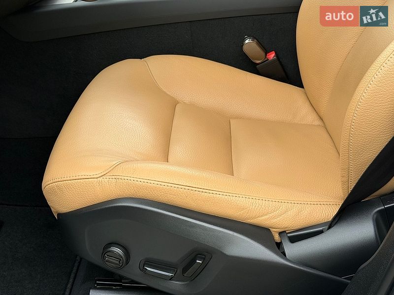 Внедорожник / Кроссовер Volvo XC60 2019 в Ровно