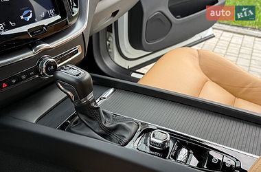 Внедорожник / Кроссовер Volvo XC60 2019 в Ровно