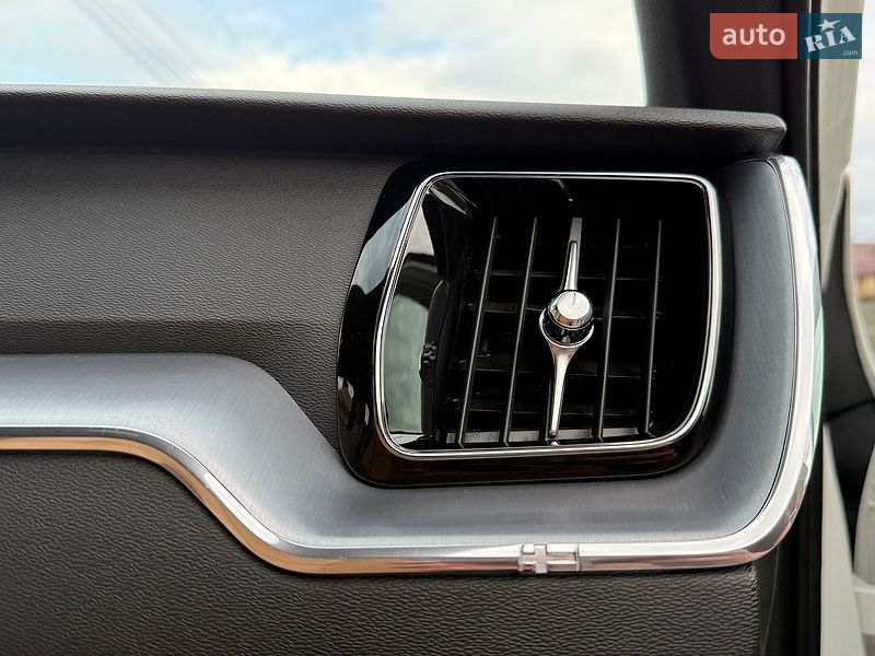 Внедорожник / Кроссовер Volvo XC60 2019 в Ровно