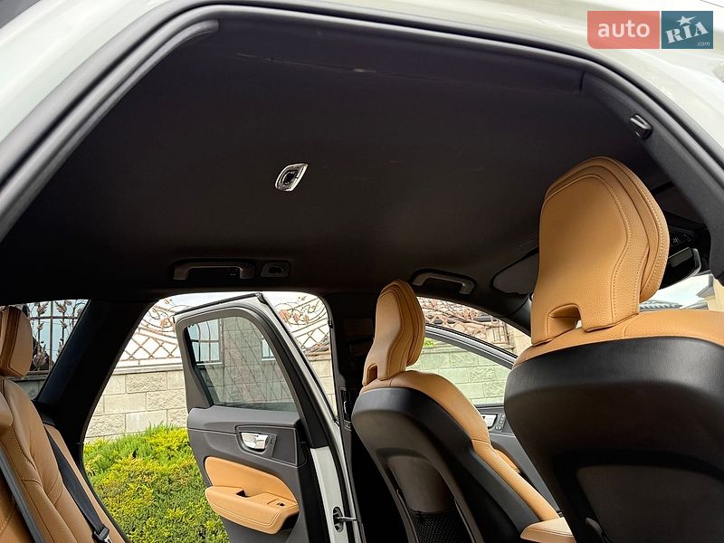 Внедорожник / Кроссовер Volvo XC60 2019 в Ровно