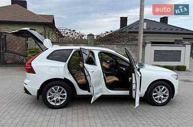 Внедорожник / Кроссовер Volvo XC60 2019 в Ровно