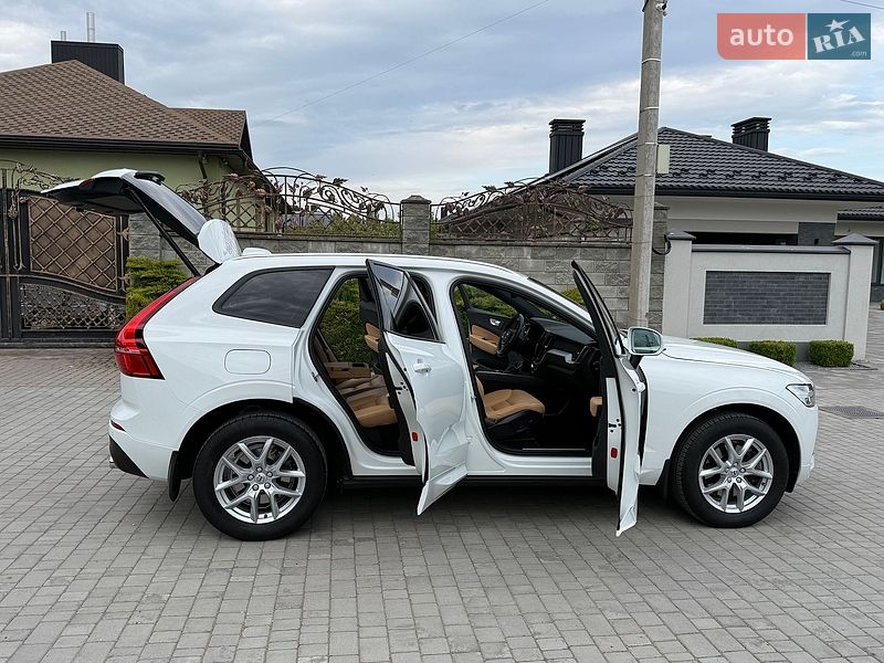 Внедорожник / Кроссовер Volvo XC60 2019 в Ровно