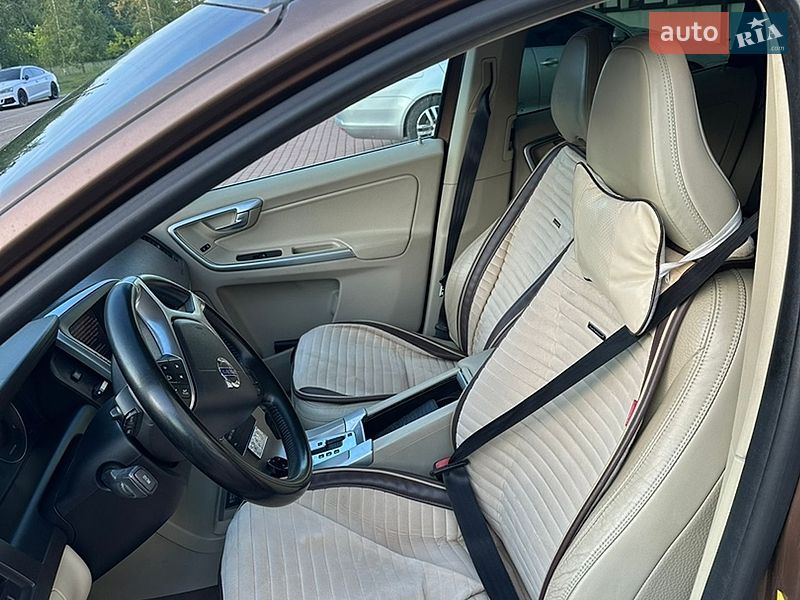 Внедорожник / Кроссовер Volvo XC60 2009 в Черновцах