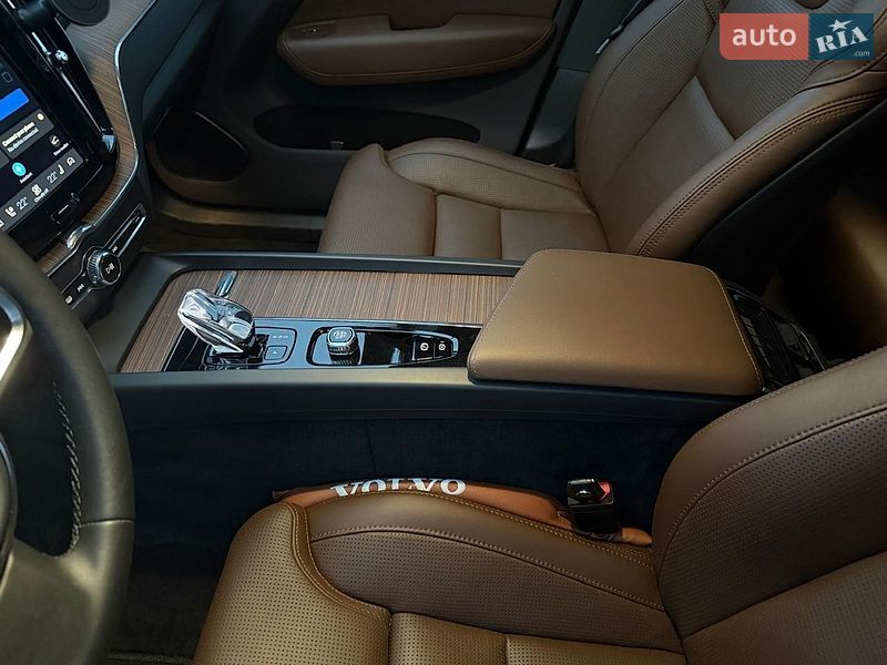 Внедорожник / Кроссовер Volvo XC60 2023 в Виннице