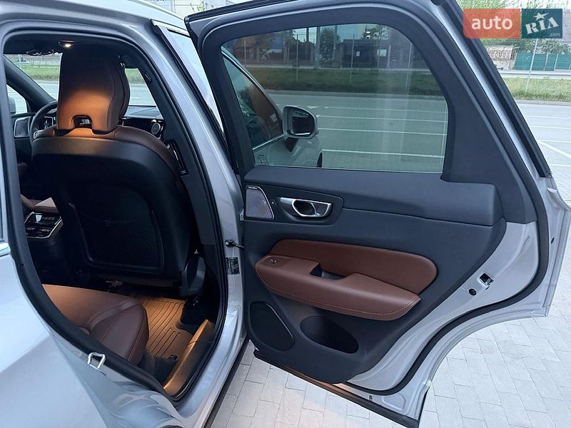 Внедорожник / Кроссовер Volvo XC60 2023 в Виннице