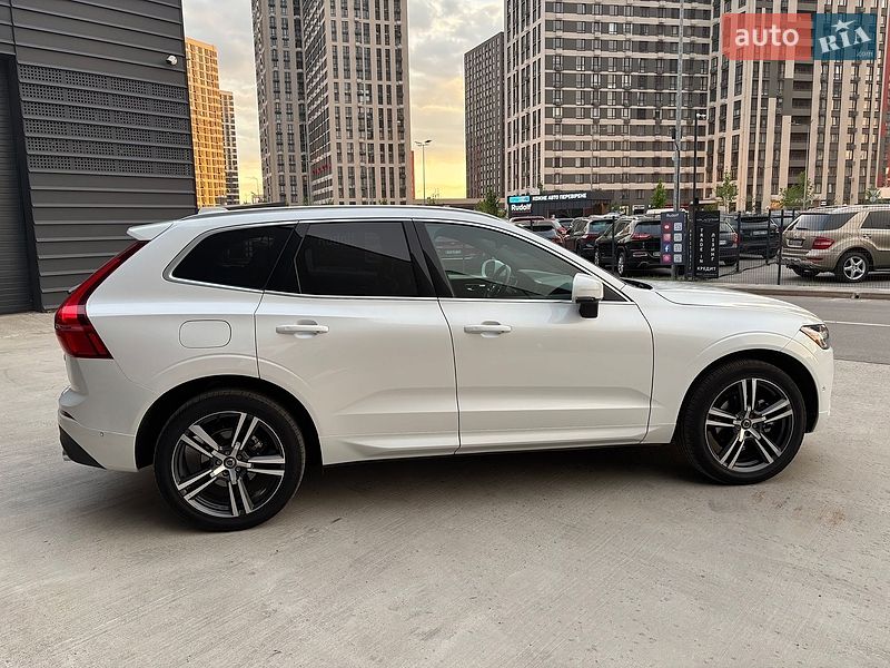 Внедорожник / Кроссовер Volvo XC60 2018 в Киеве