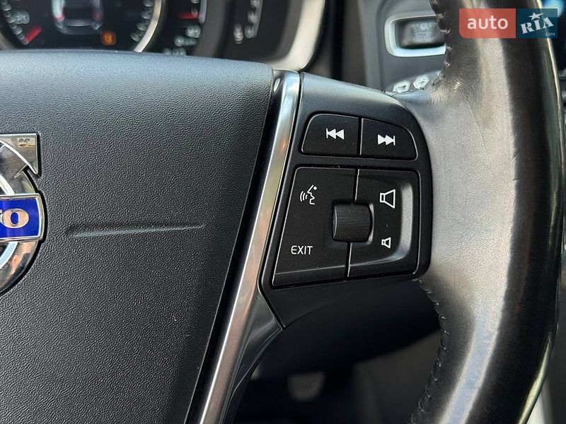 Внедорожник / Кроссовер Volvo XC60 2015 в Ровно