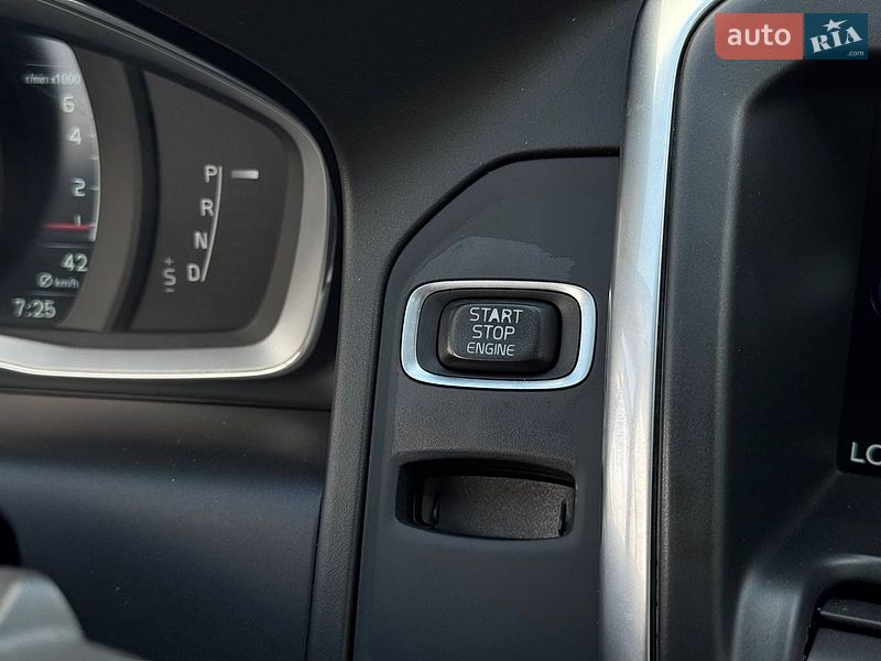 Внедорожник / Кроссовер Volvo XC60 2015 в Ровно