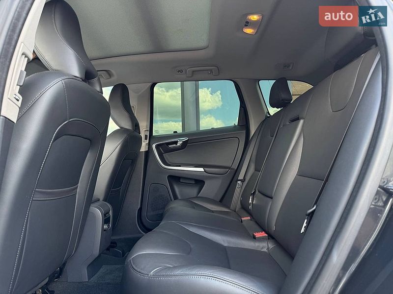 Внедорожник / Кроссовер Volvo XC60 2015 в Ровно