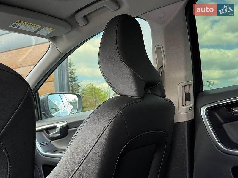 Внедорожник / Кроссовер Volvo XC60 2015 в Ровно