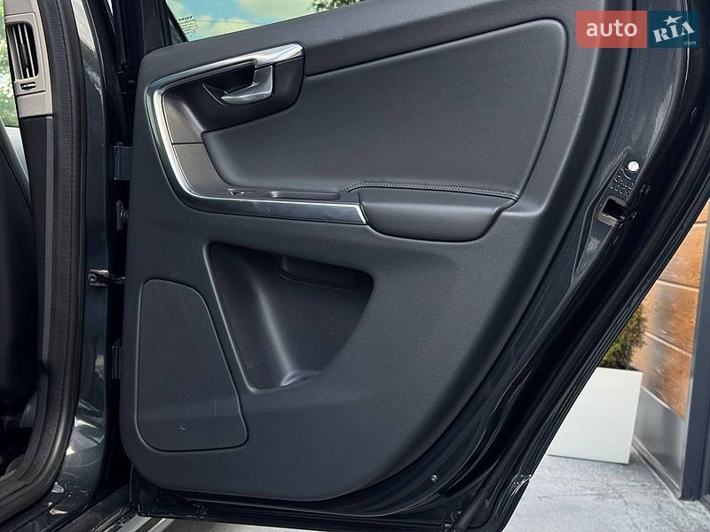 Внедорожник / Кроссовер Volvo XC60 2015 в Ровно