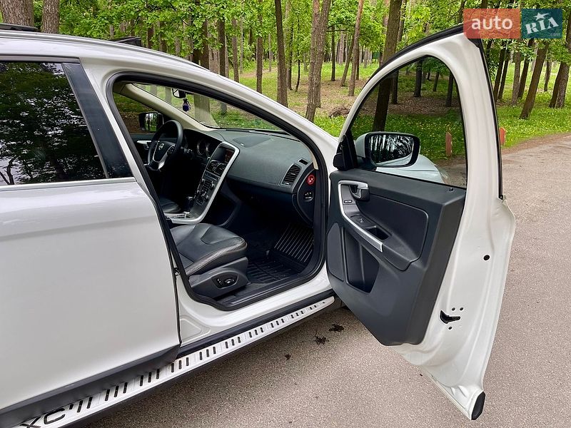 Позашляховик / Кросовер Volvo XC60 2012 в Києві