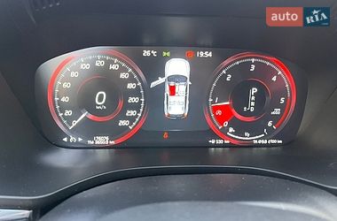Внедорожник / Кроссовер Volvo XC60 2017 в Киеве