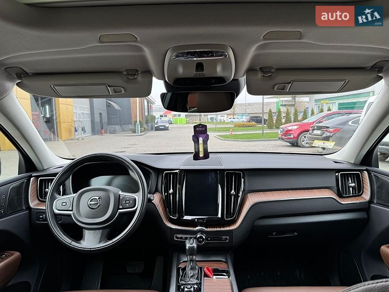 Внедорожник / Кроссовер Volvo XC60 2018 в Львове