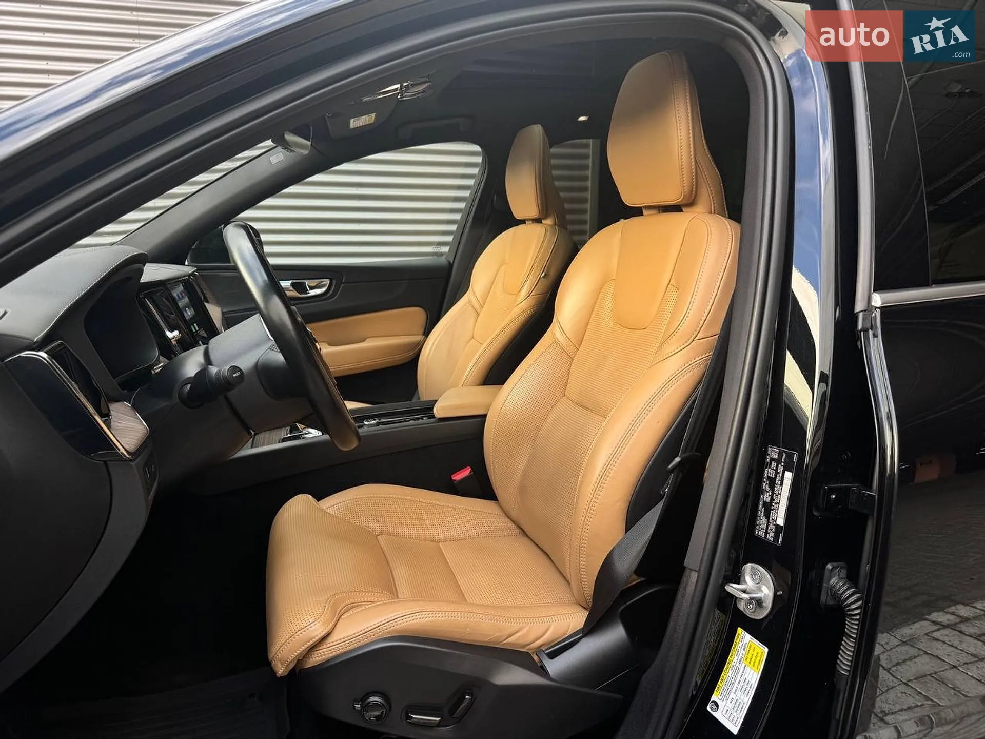 2022 Volvo XC60 - мініатюра 9