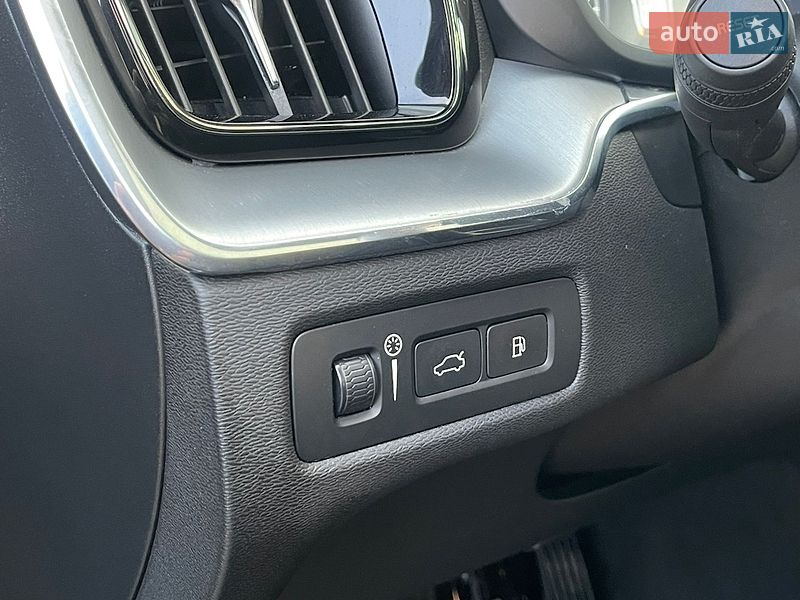 Внедорожник / Кроссовер Volvo XC60 2020 в Стрые