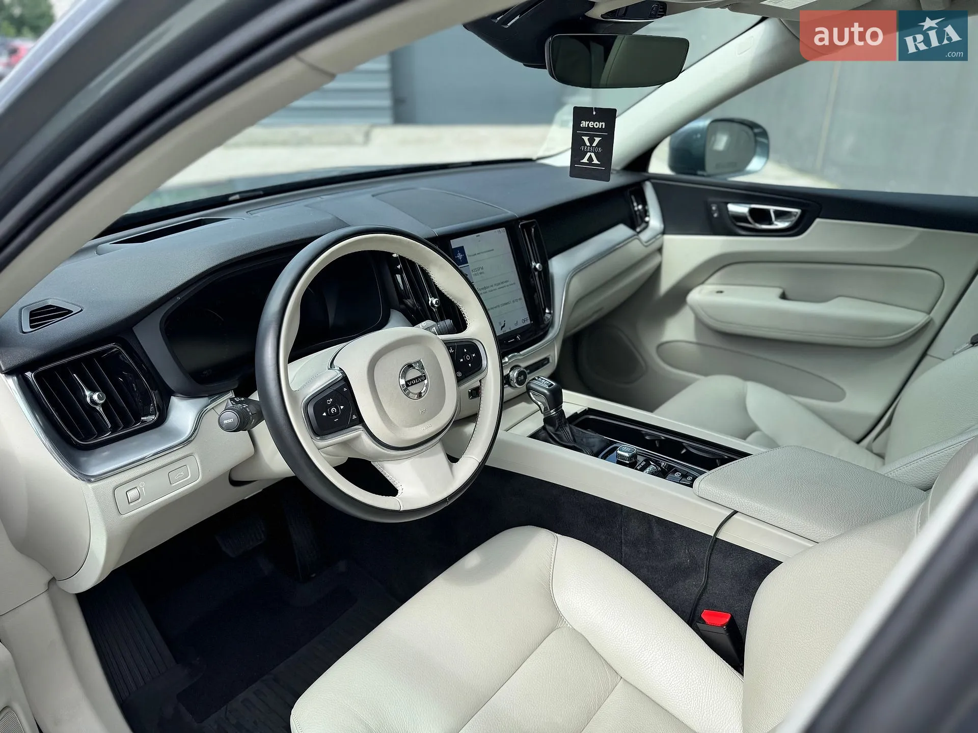 2018 Volvo XC60 - мініатюра 16
